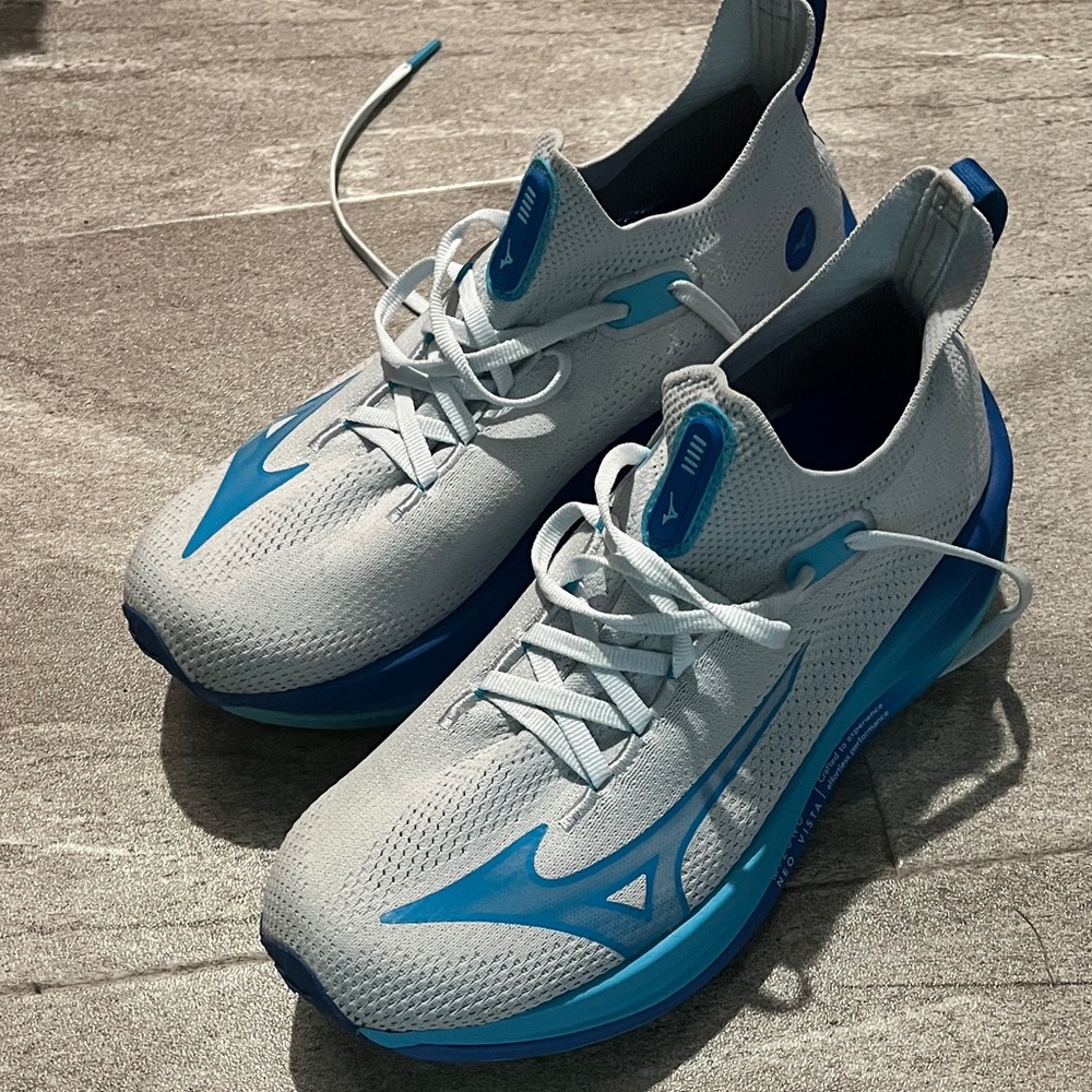 Mizuno Women's Blue and White Running Shoes